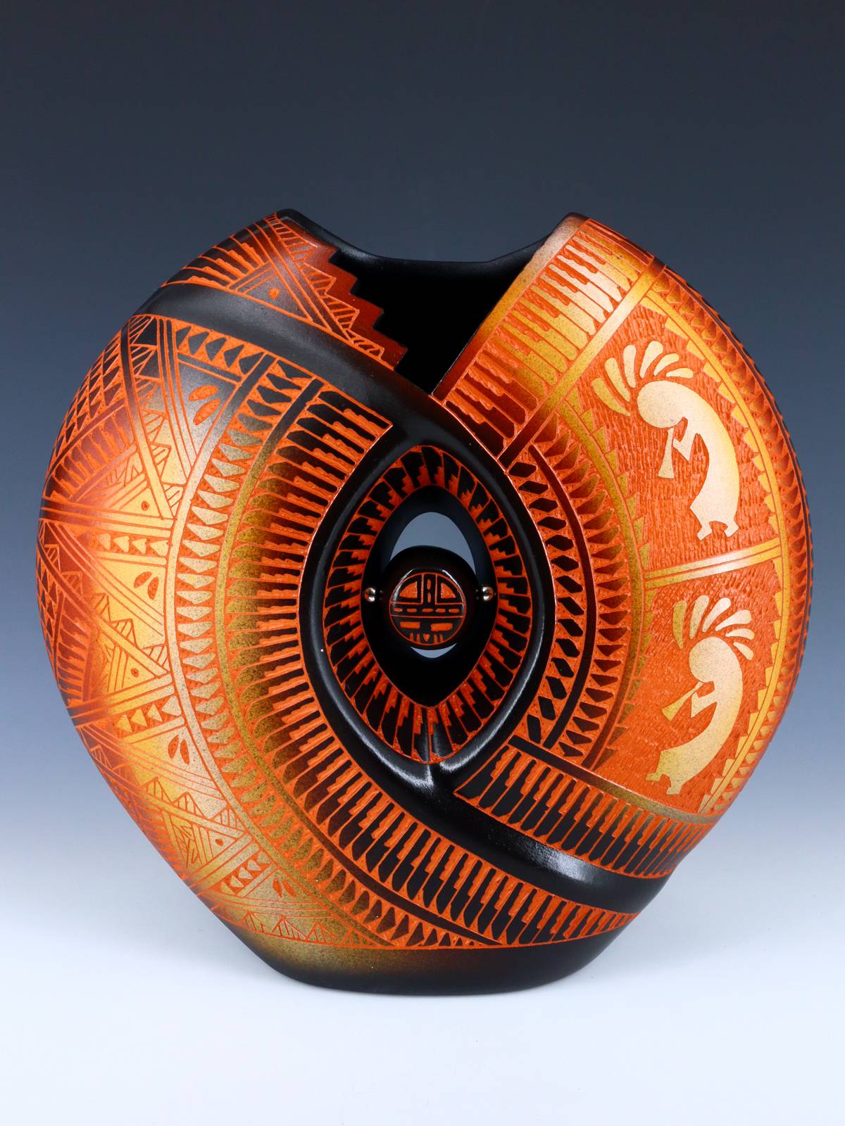 Acoma Pueblo Etched Kokopelli Pillow Pot - PuebloDirect.com