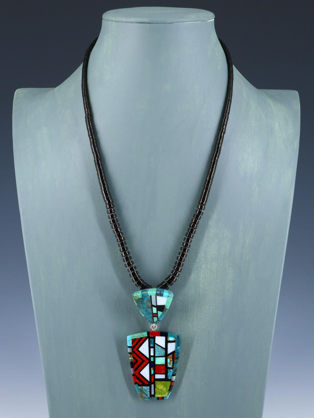 Collar de lapislázuli con incrustaciones de mosaico de Santo Domingo de los nativos americanos