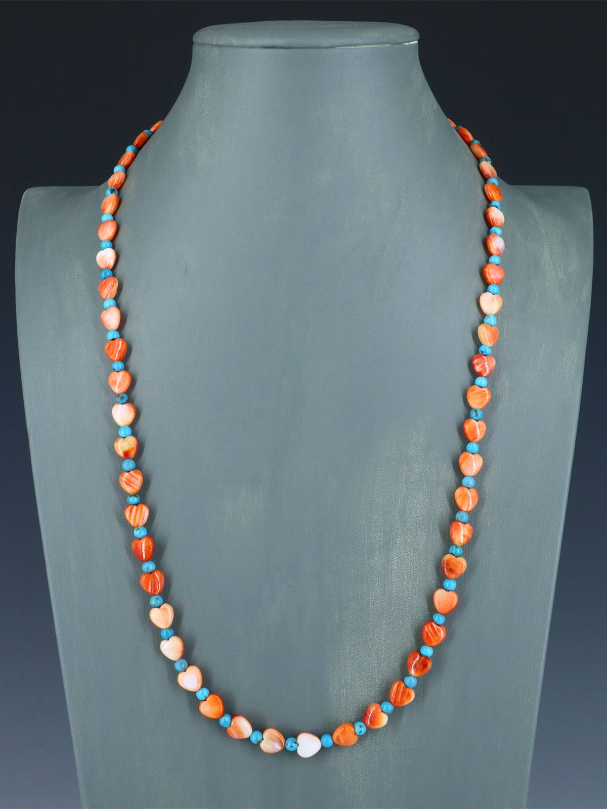 25" Single Strand Spiny Oyster Heart Shaped Disc Necklace - PuebloDirect.com