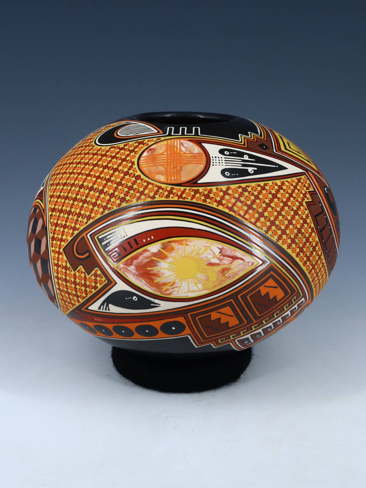 Mata Ortiz Hand Coiled and Painted Paquime Pottery - PuebloDirect.com