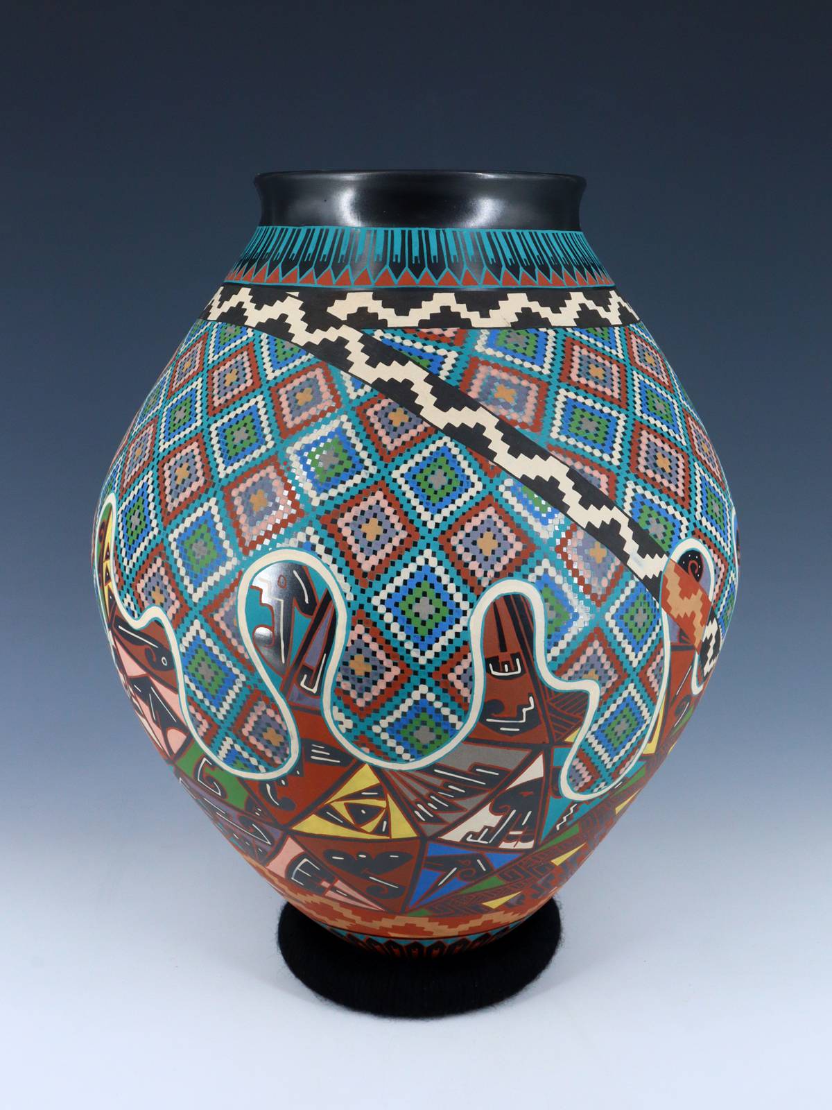 Mata Ortiz Hand Coiled and Painted Pottery Vase - PuebloDirect.com