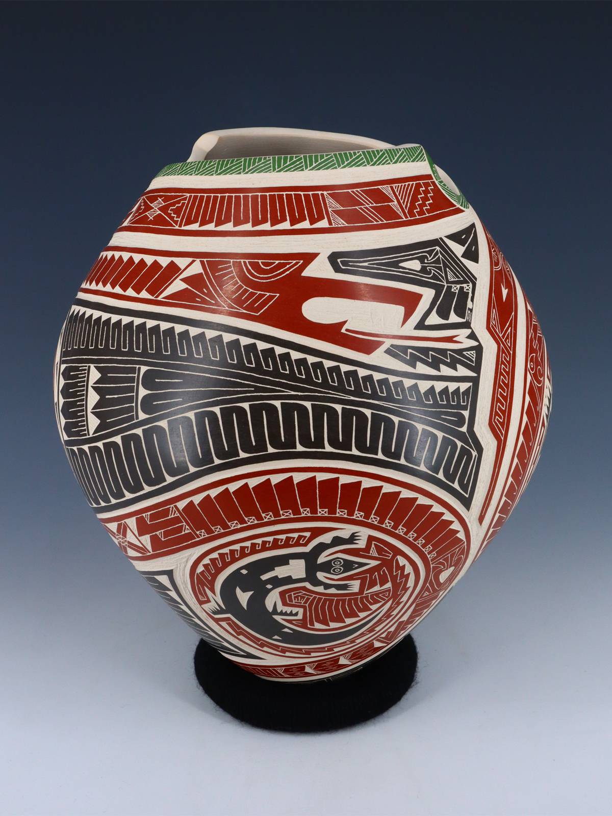 Mata Ortiz Hand Coiled Etched Wildlife Pottery - PuebloDirect.com