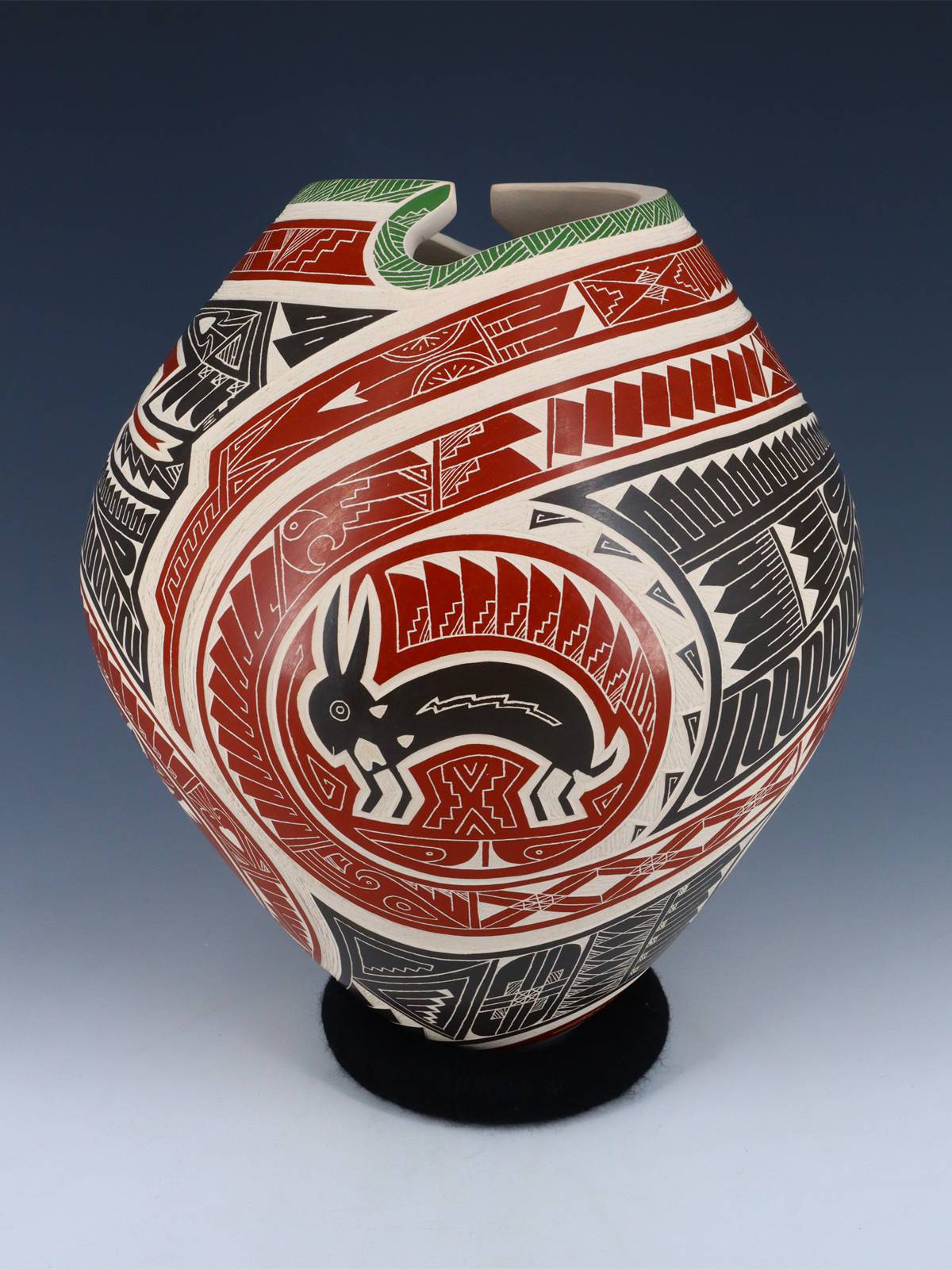 Mata Ortiz Hand Coiled Etched Wildlife Pottery - PuebloDirect.com