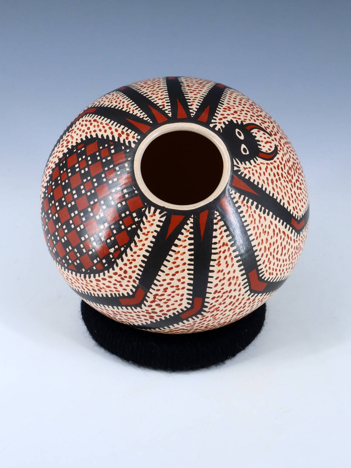 Pot de graines d'araignée en poterie Mata Ortiz Paquime