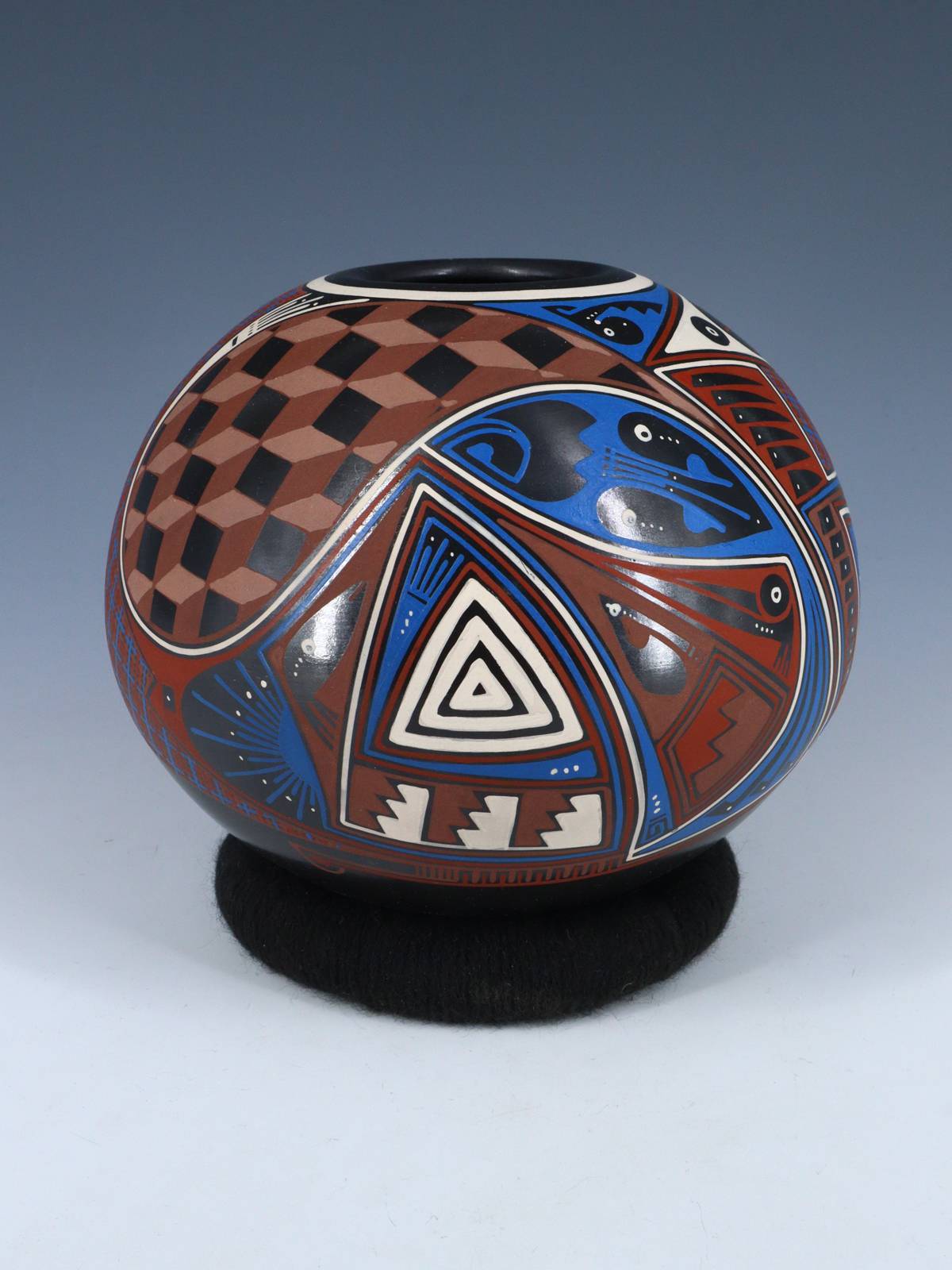 Mata Ortiz Hand Coiled and Painted Paquime Pottery - PuebloDirect.com