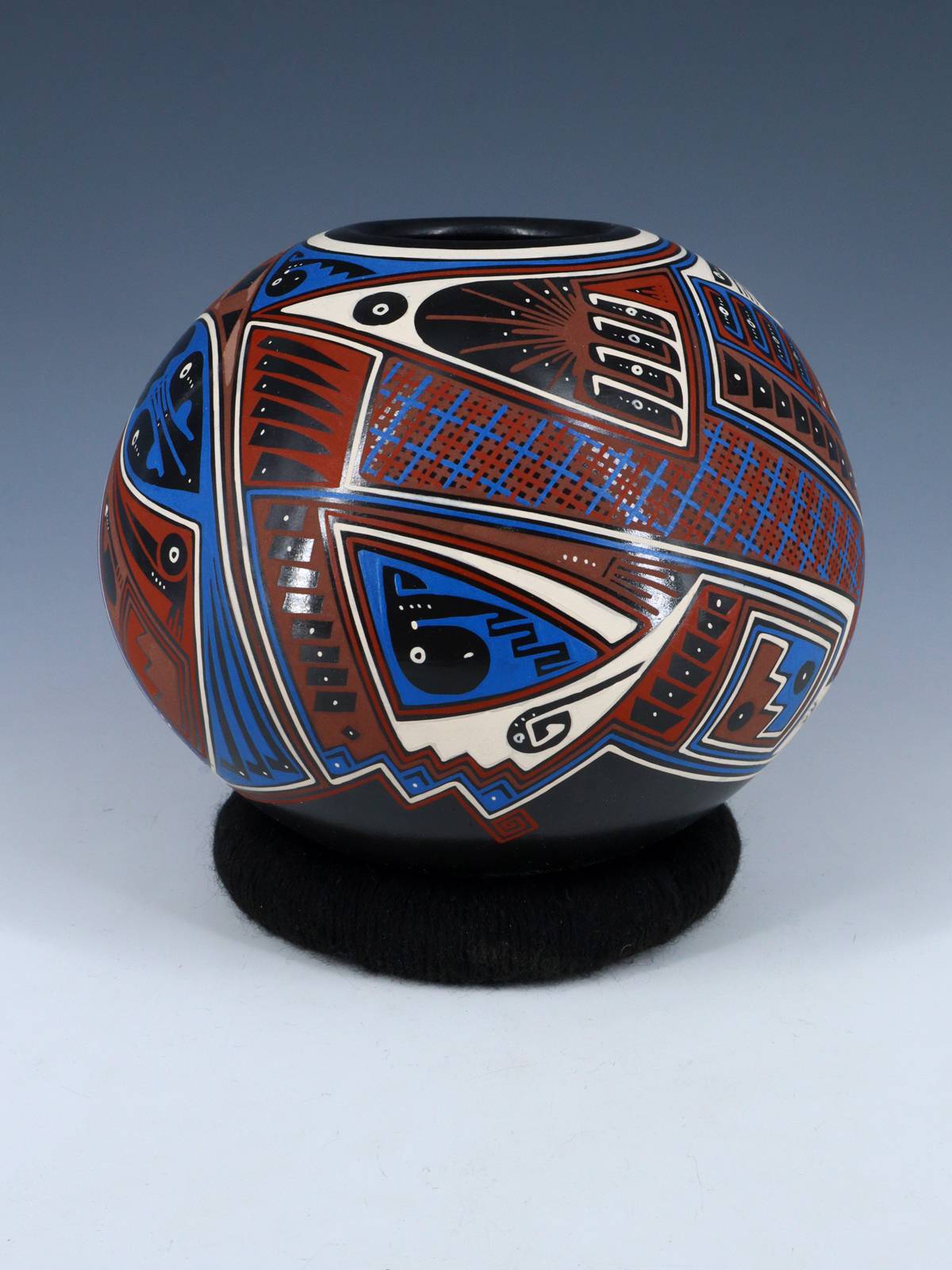 Mata Ortiz Hand Coiled and Painted Paquime Pottery - PuebloDirect.com