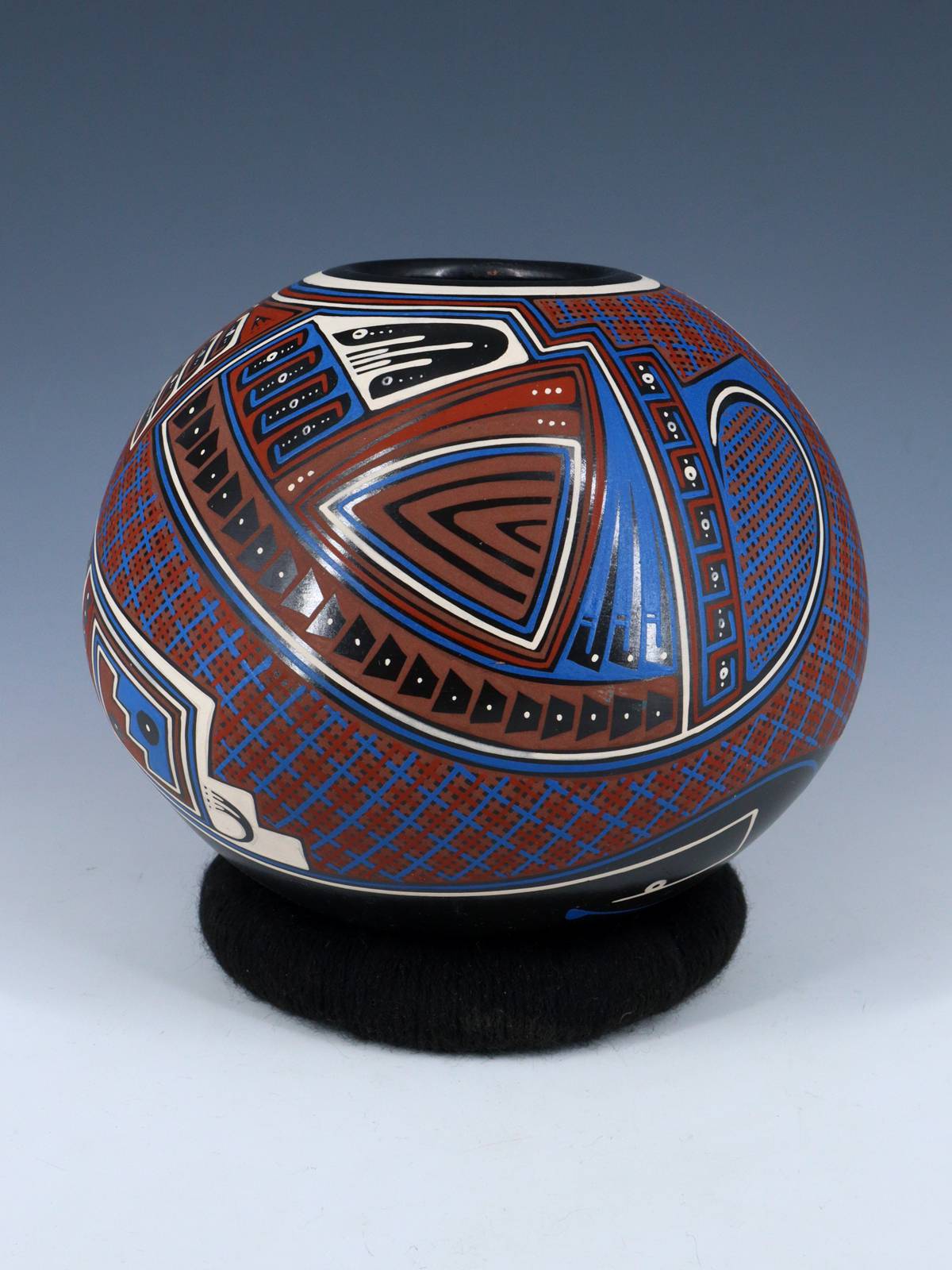 Mata Ortiz Hand Coiled and Painted Paquime Pottery - PuebloDirect.com