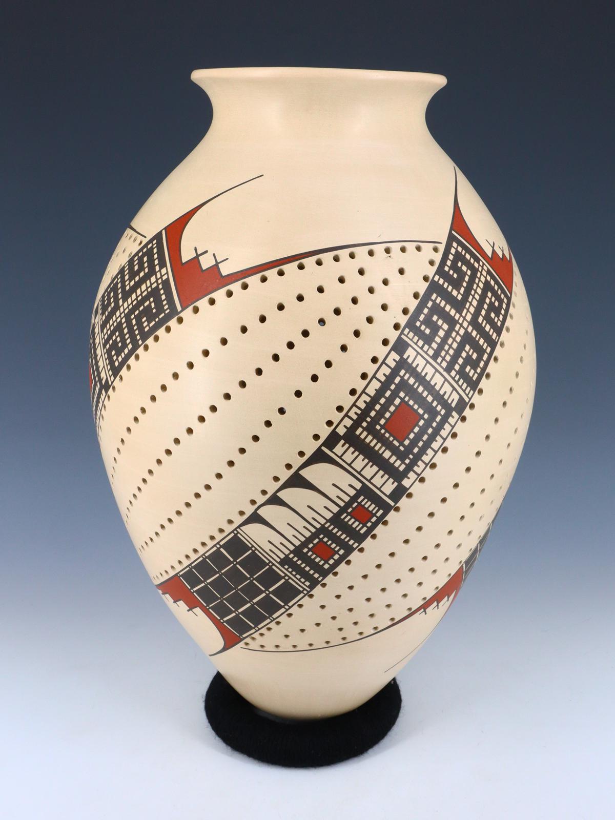 Mata Ortiz Hand Coiled Pottery Vase - PuebloDirect.com
