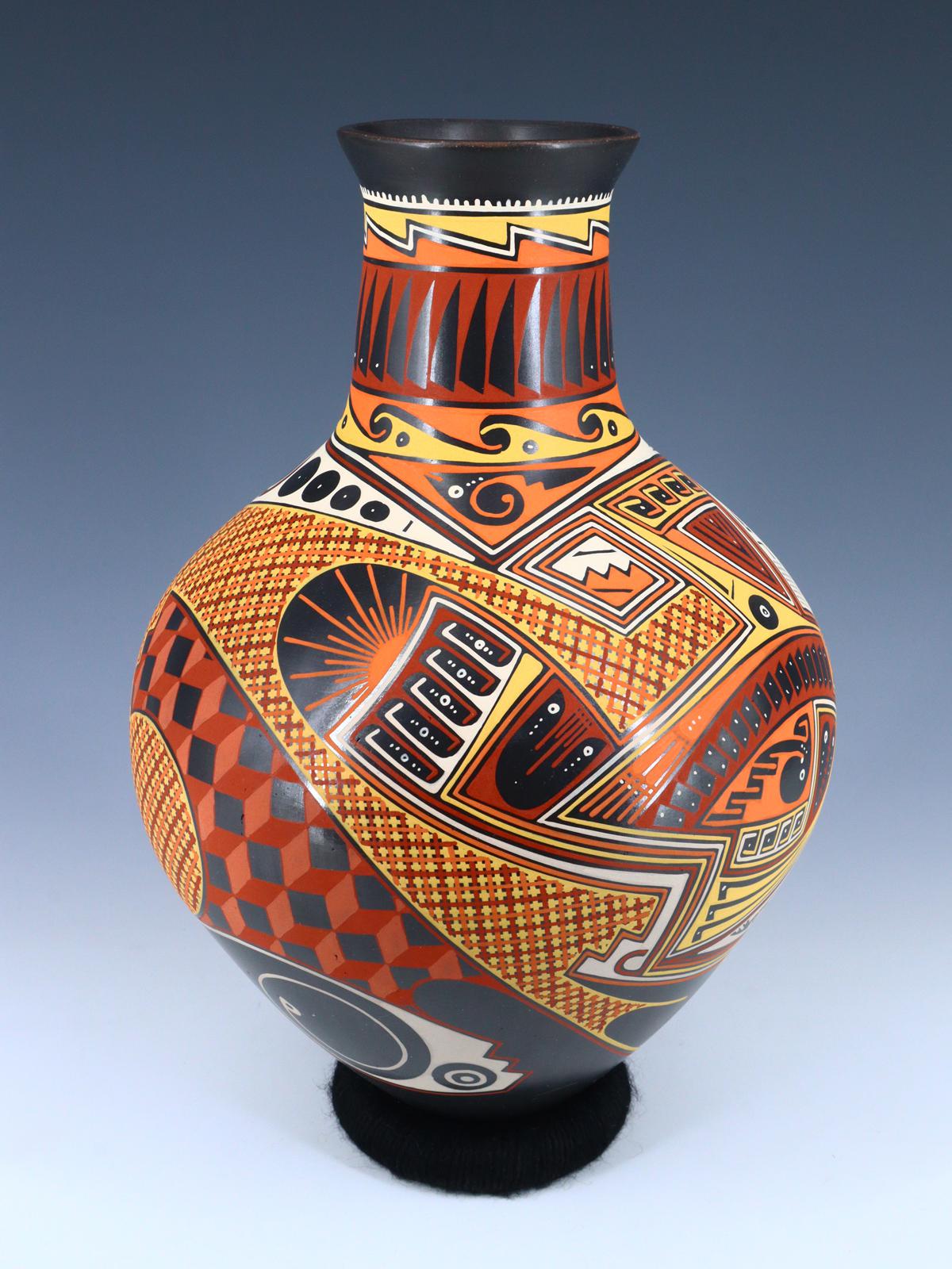 Mata Ortiz Hand Coiled and Painted Pottery Vase - PuebloDirect.com