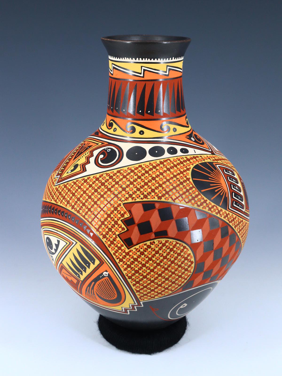 Mata Ortiz Hand Coiled and Painted Pottery Vase - PuebloDirect.com