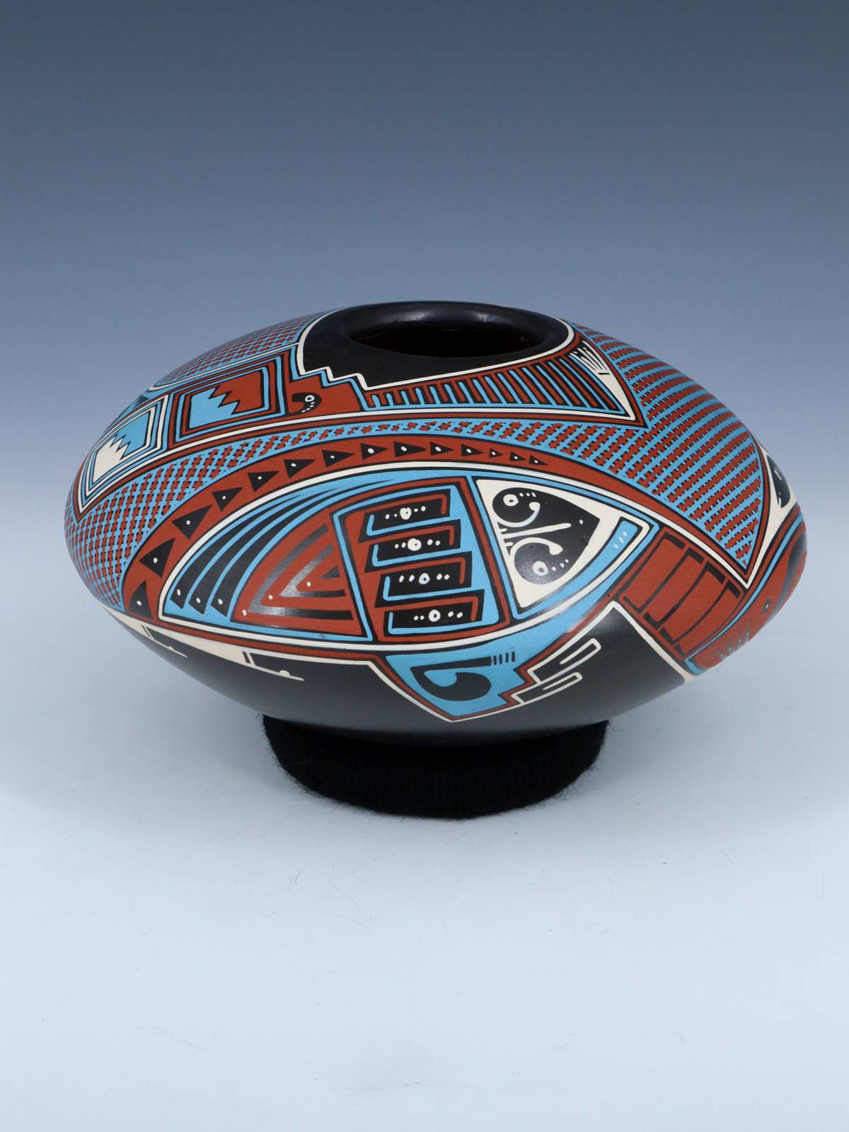 Mata Ortiz Hand Coiled and Painted Pottery - PuebloDirect.com