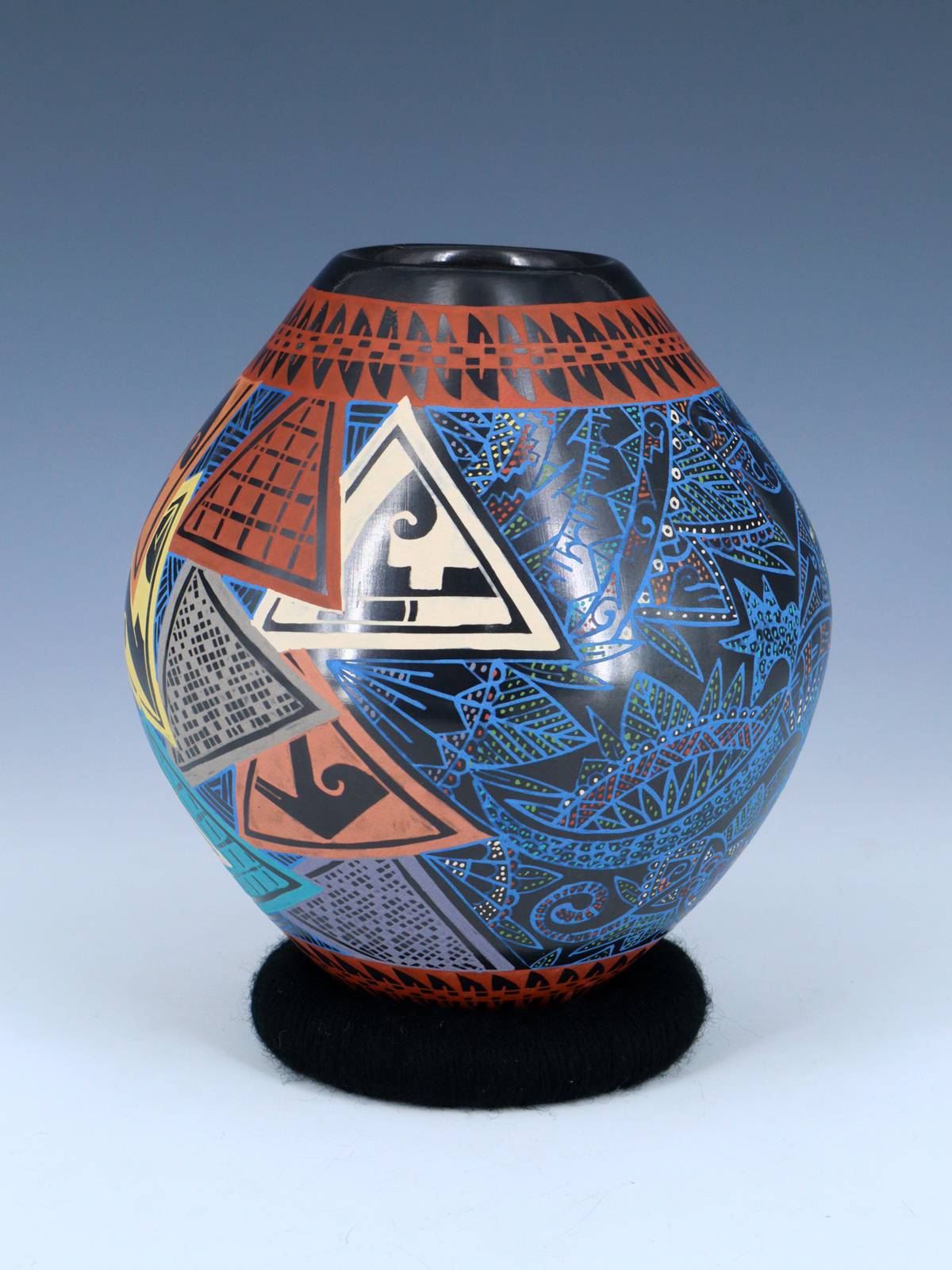 Mata Ortiz Hand Coiled and Etched Pottery - PuebloDirect.com