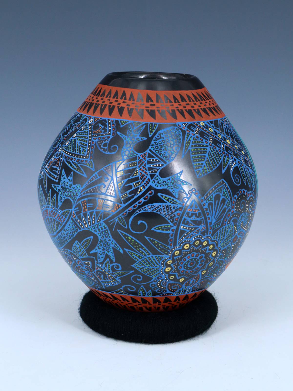 Mata Ortiz Hand Coiled and Etched Pottery - PuebloDirect.com