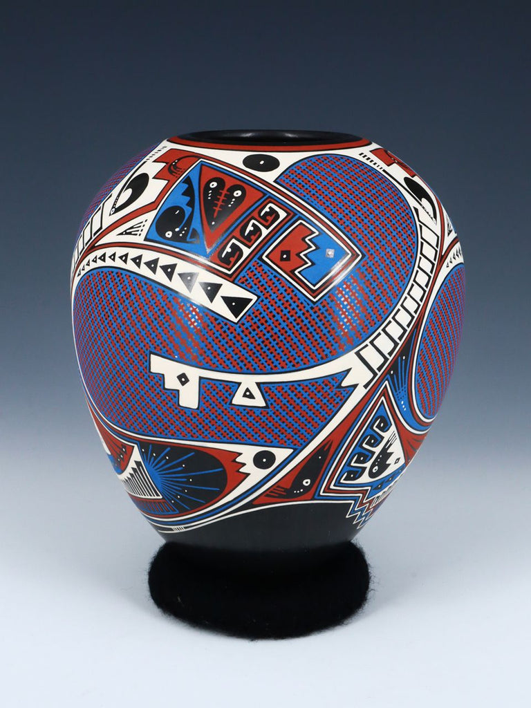 Mata Ortiz Hand Coiled and Painted Pottery - PuebloDirect.com