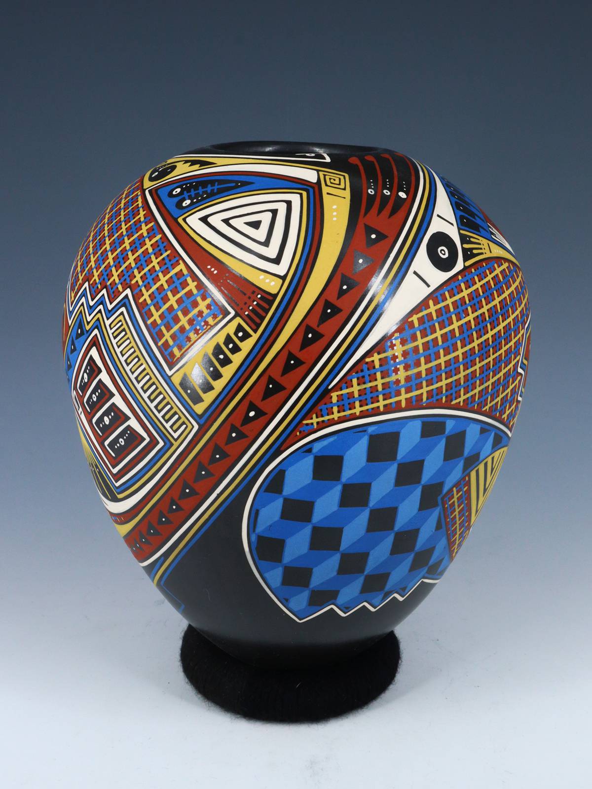 Mata Ortiz Hand Coiled and Painted Paquime Pottery - PuebloDirect.com