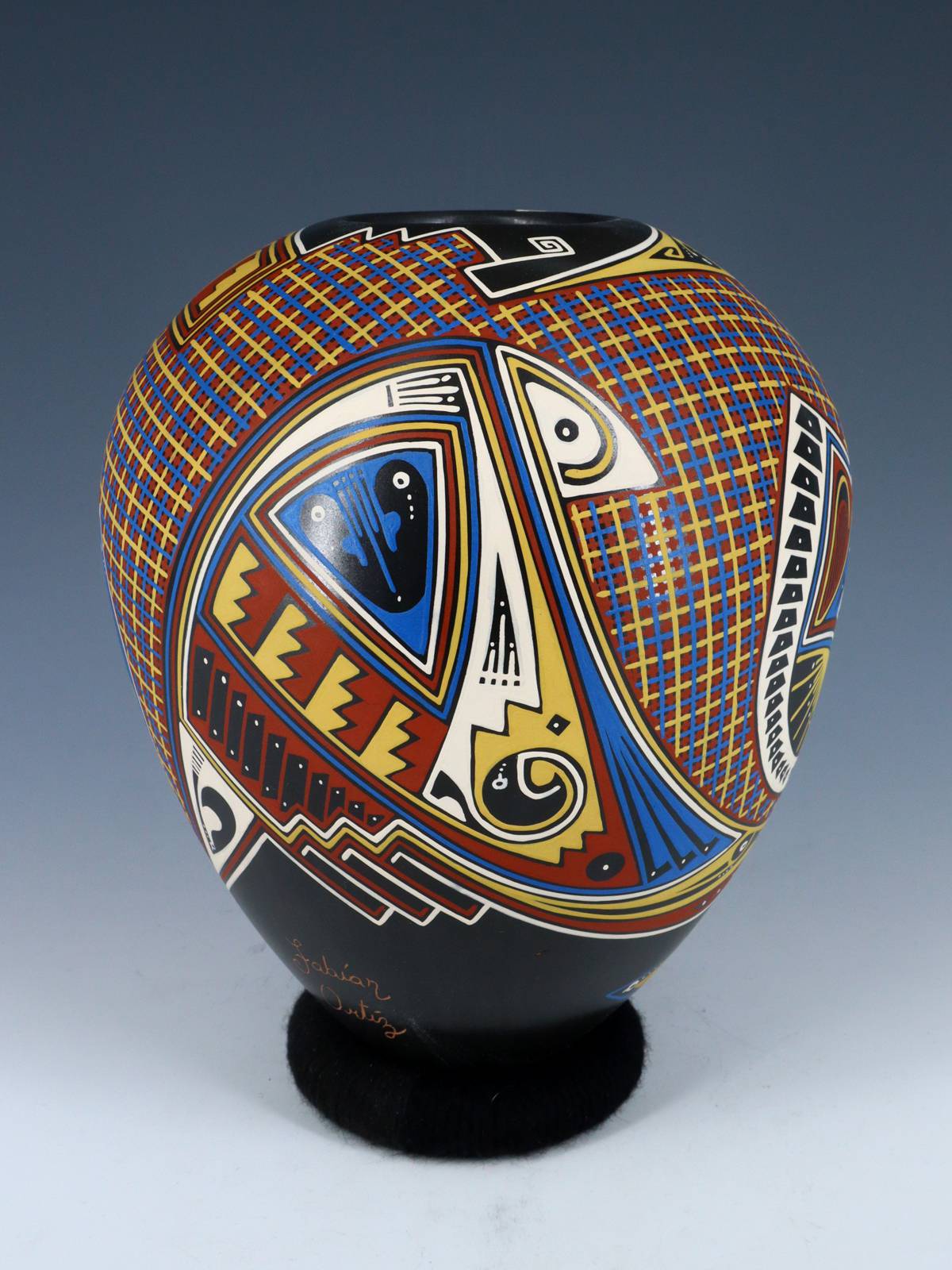 Mata Ortiz Hand Coiled and Painted Paquime Pottery - PuebloDirect.com