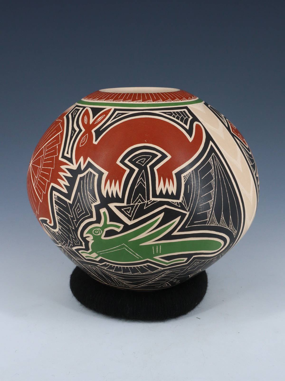 Mata Ortiz Hand Coiled Etched Wildlife Pottery - PuebloDirect.com
