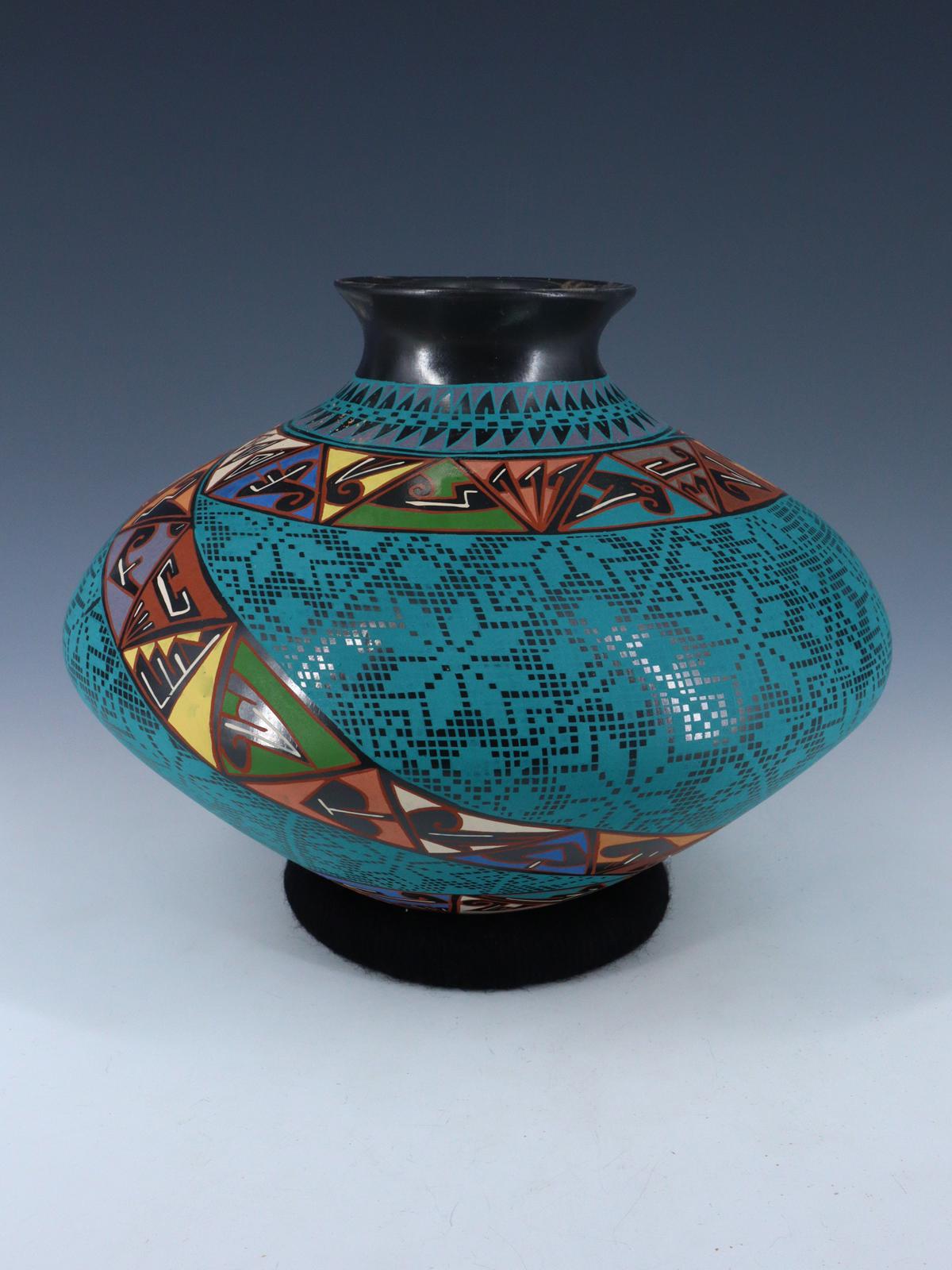 Mata Ortiz Hand Coiled and Painted Pottery - PuebloDirect.com
