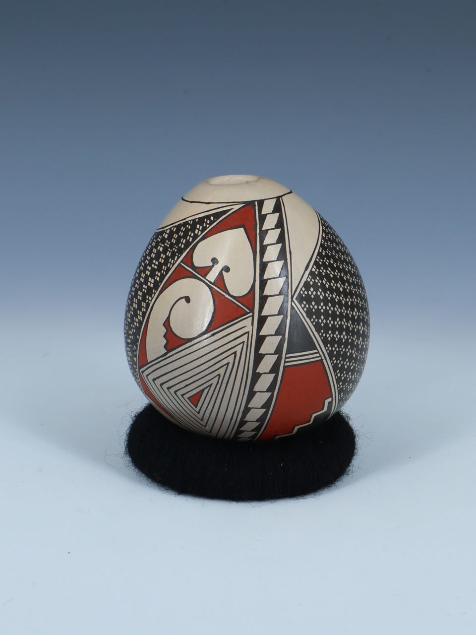 Mata Ortiz Hand Coiled Pottery Seed Pot - PuebloDirect.com