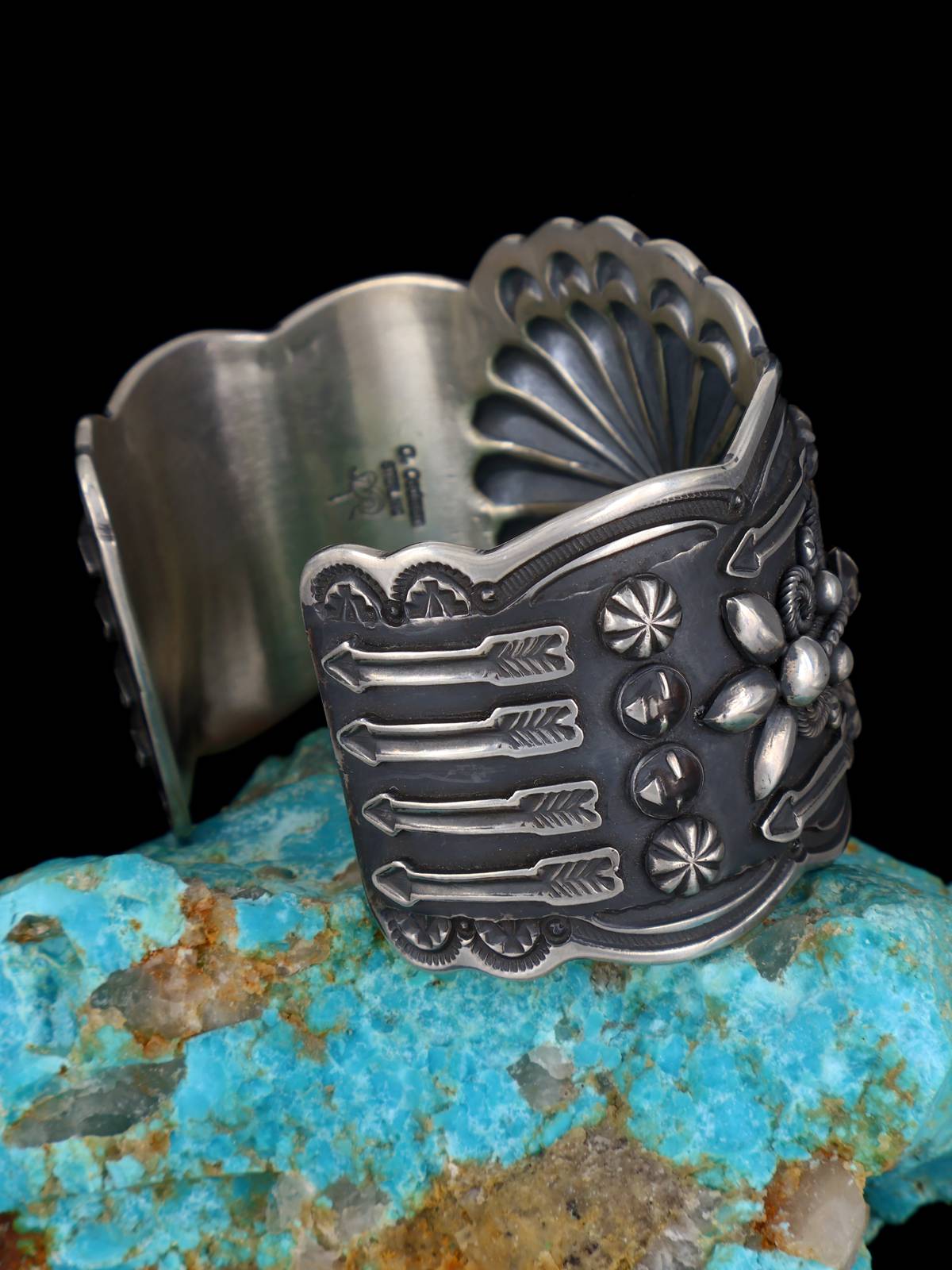 Native American Jewelry Sterling Silver Carico Lake Turquoise Bracelet - PuebloDirect.com