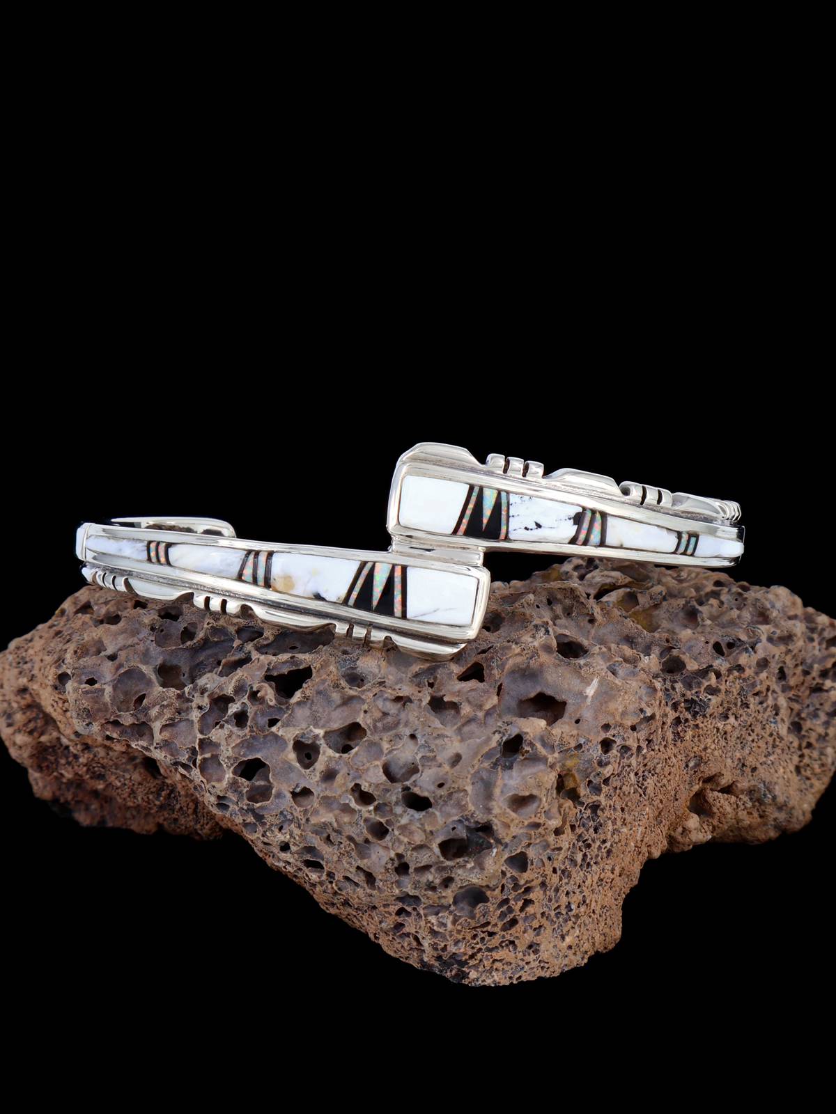 Pulsera con incrustaciones de turquesa de joyería nativa americana
