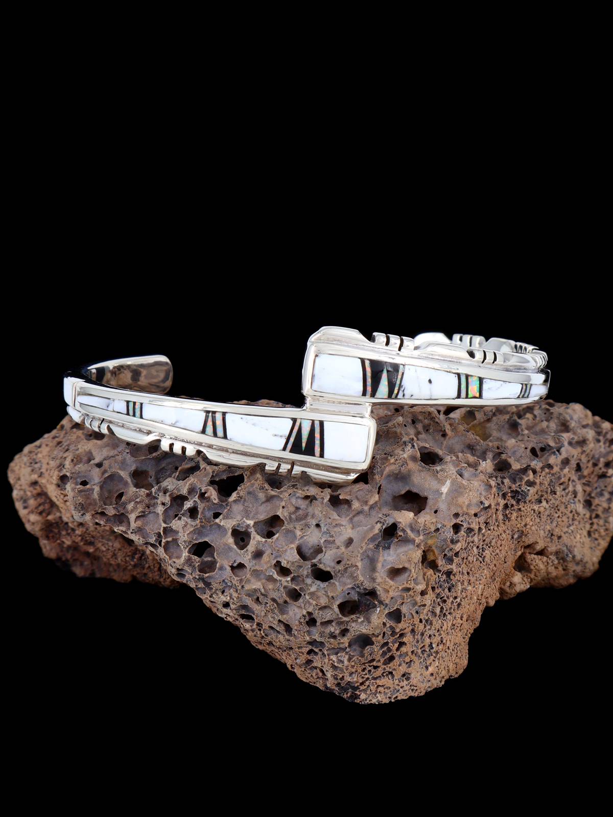 Pulsera con incrustaciones de turquesa de joyería nativa americana