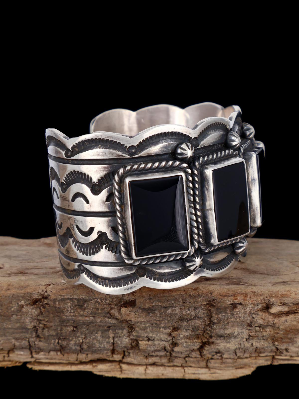 Bracelet manchette amérindien en argent sterling Onyx