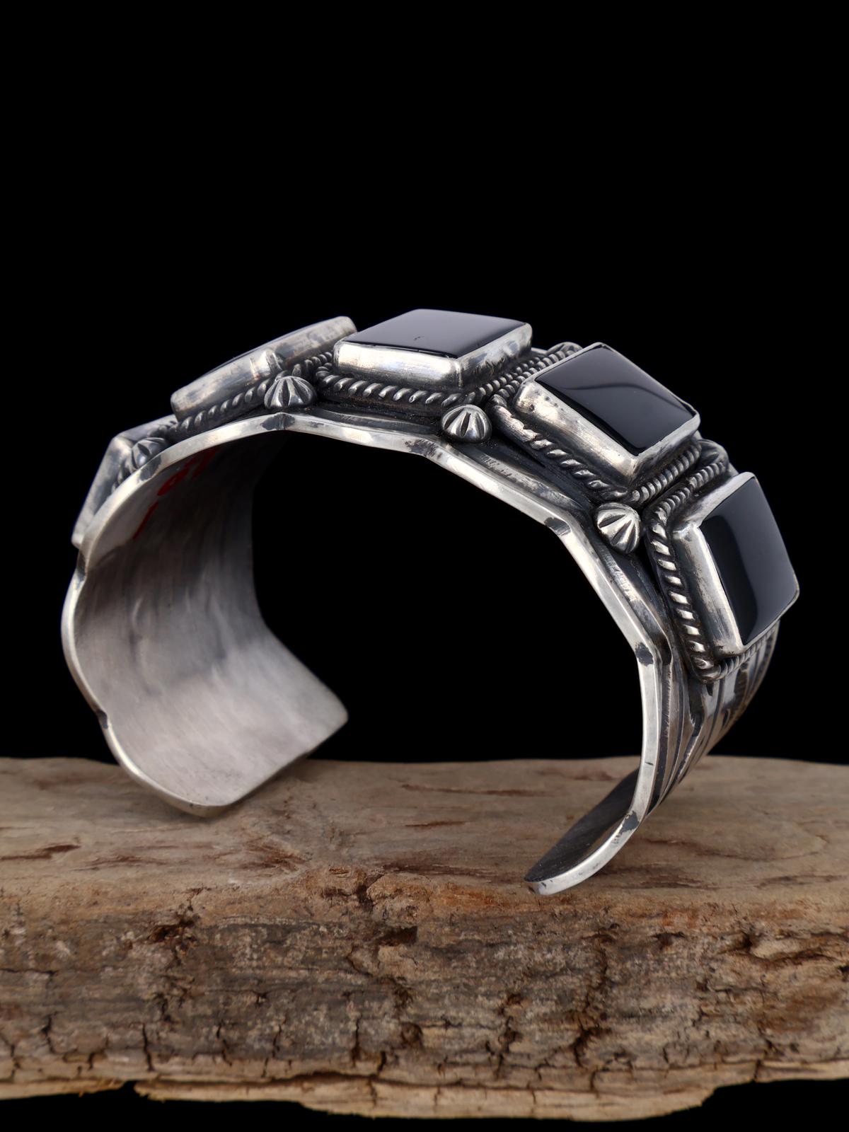 Bracelet manchette amérindien en argent sterling Onyx