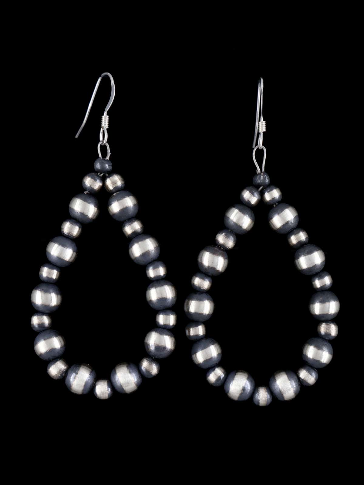 Pendientes colgantes de cuentas de plata de ley y caracola rosa navajo