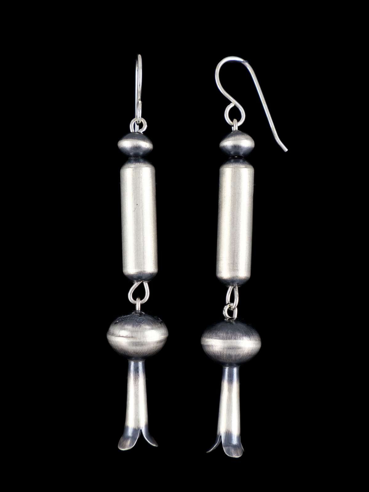 Pendientes colgantes con cuentas de plata de ley navajo