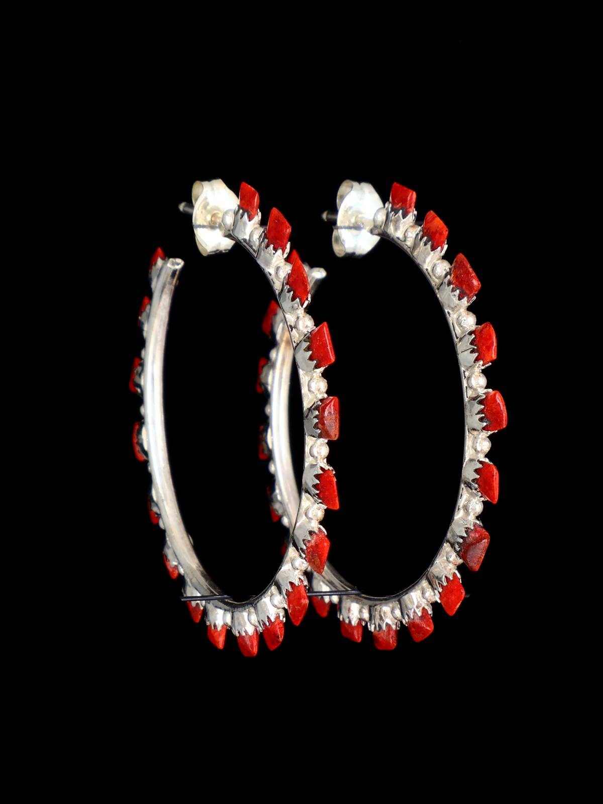 Pendientes de aro de coral Zuni