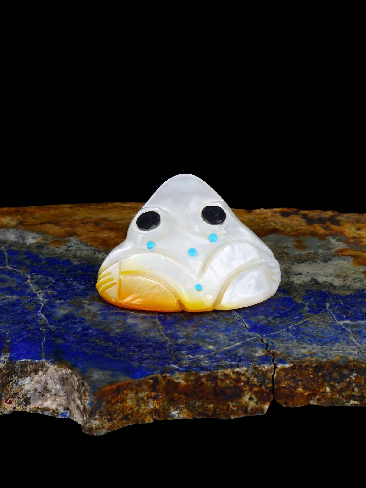 Mother of Pearl Frog Zuni Fetish