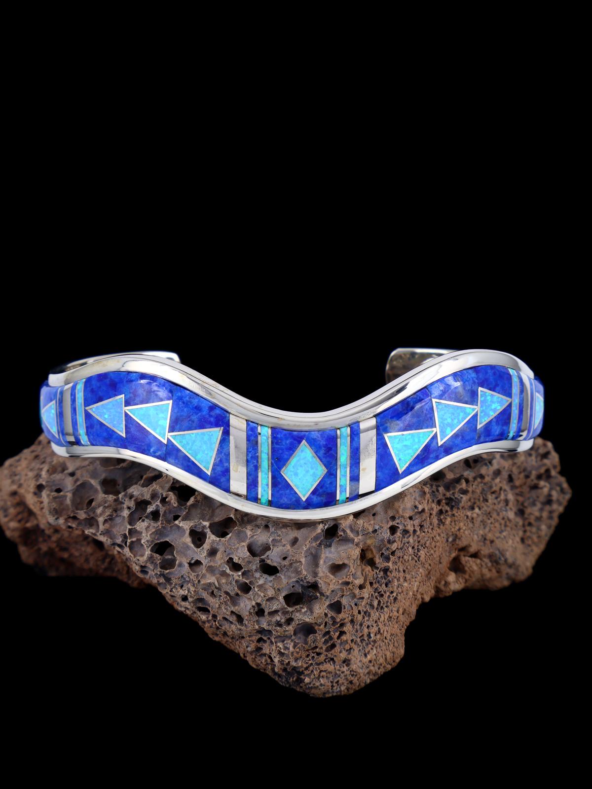 Pulsera Navajo de plata de ley con incrustaciones de escena de pueblo del cielo nocturno