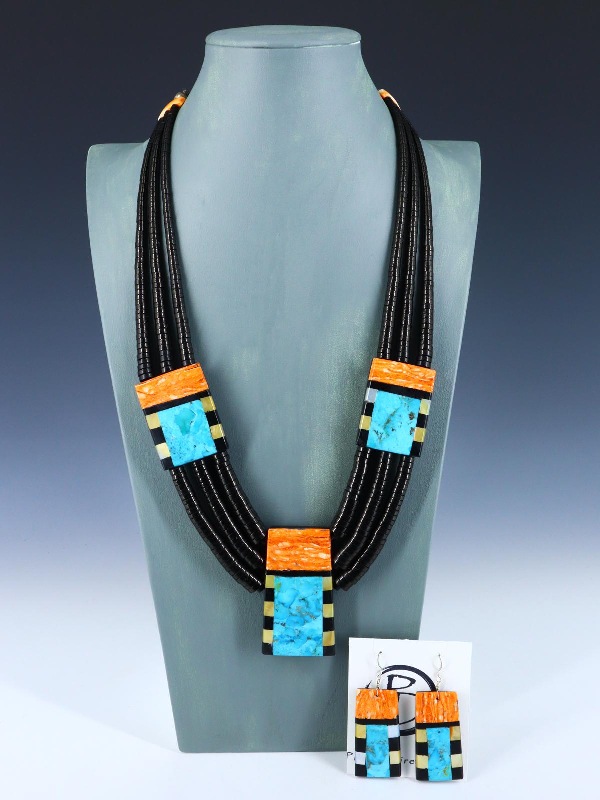 Collier amérindien de mosaïque de coquille blanche de Saint-Domingue