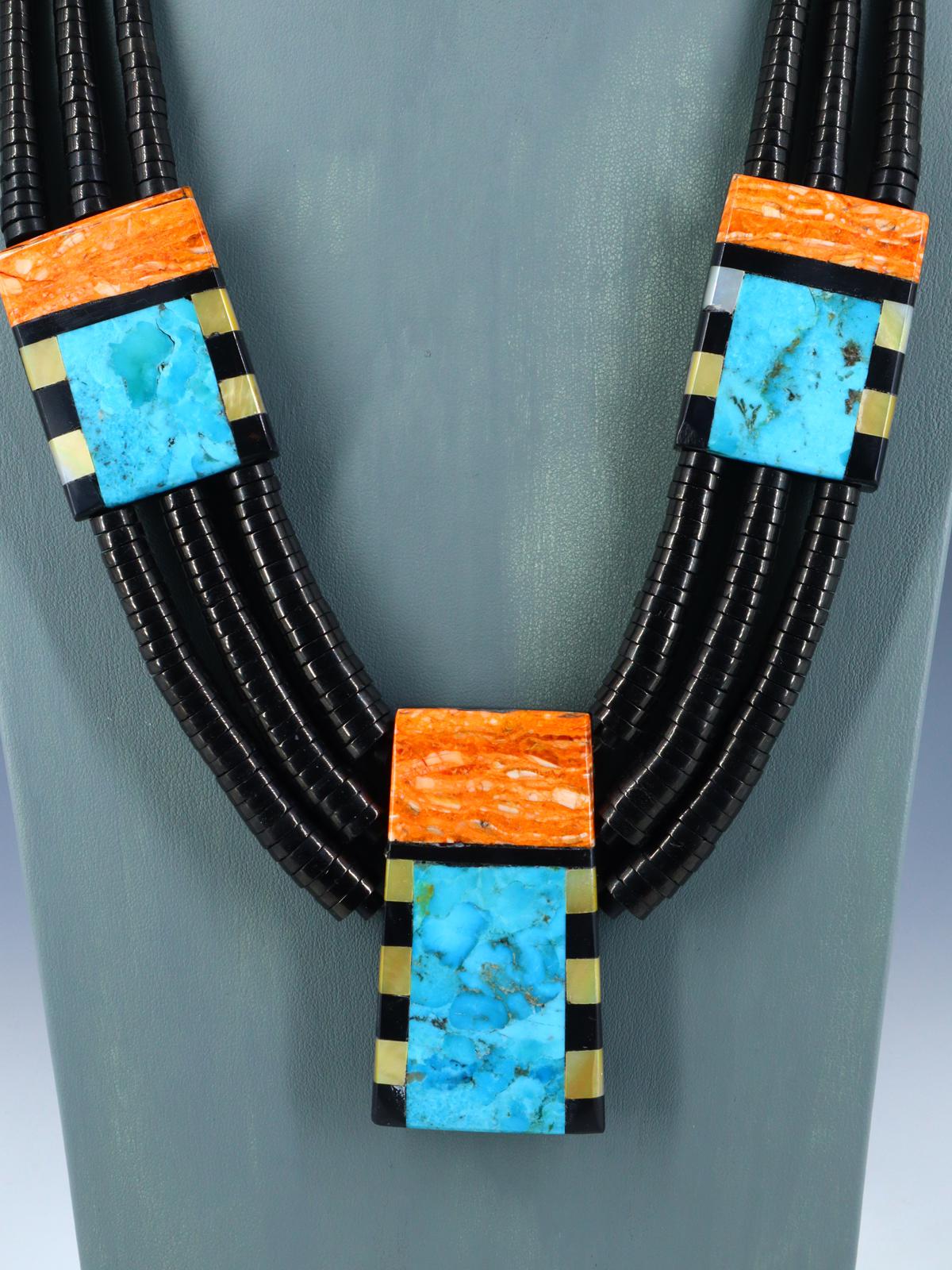 Collier amérindien de mosaïque de coquille blanche de Saint-Domingue