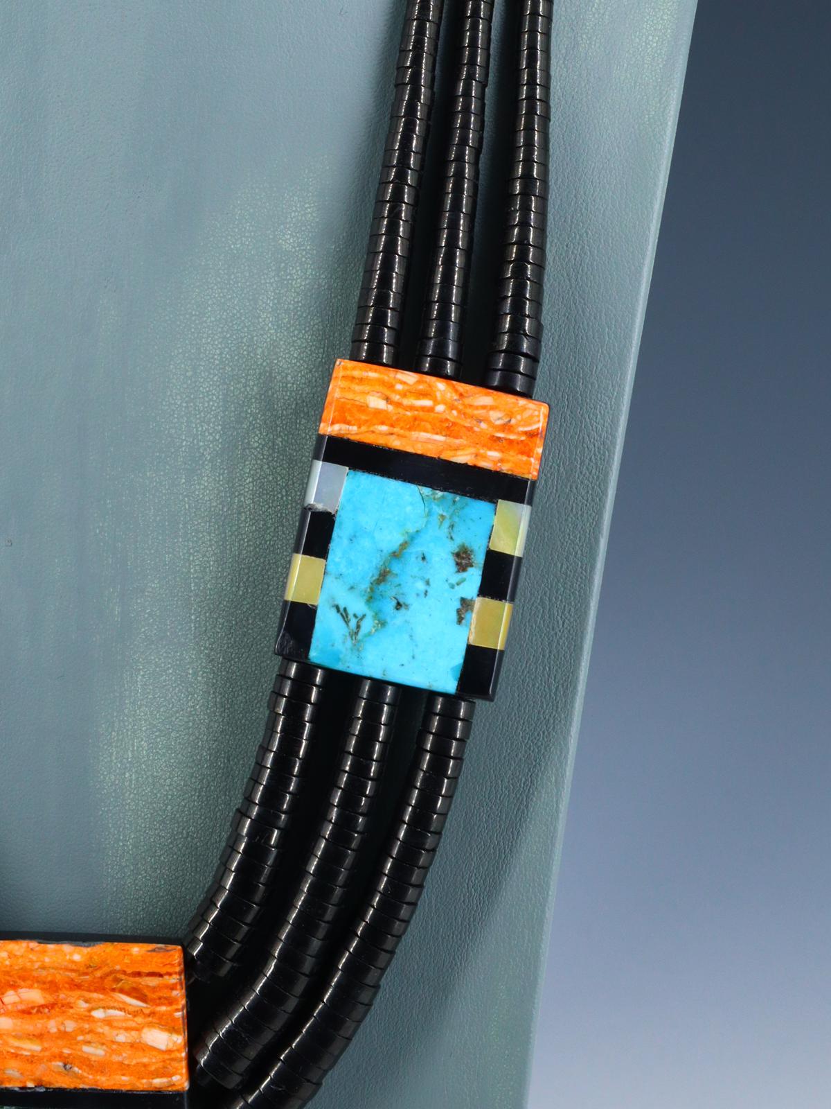 Collier amérindien de mosaïque de coquille blanche de Saint-Domingue