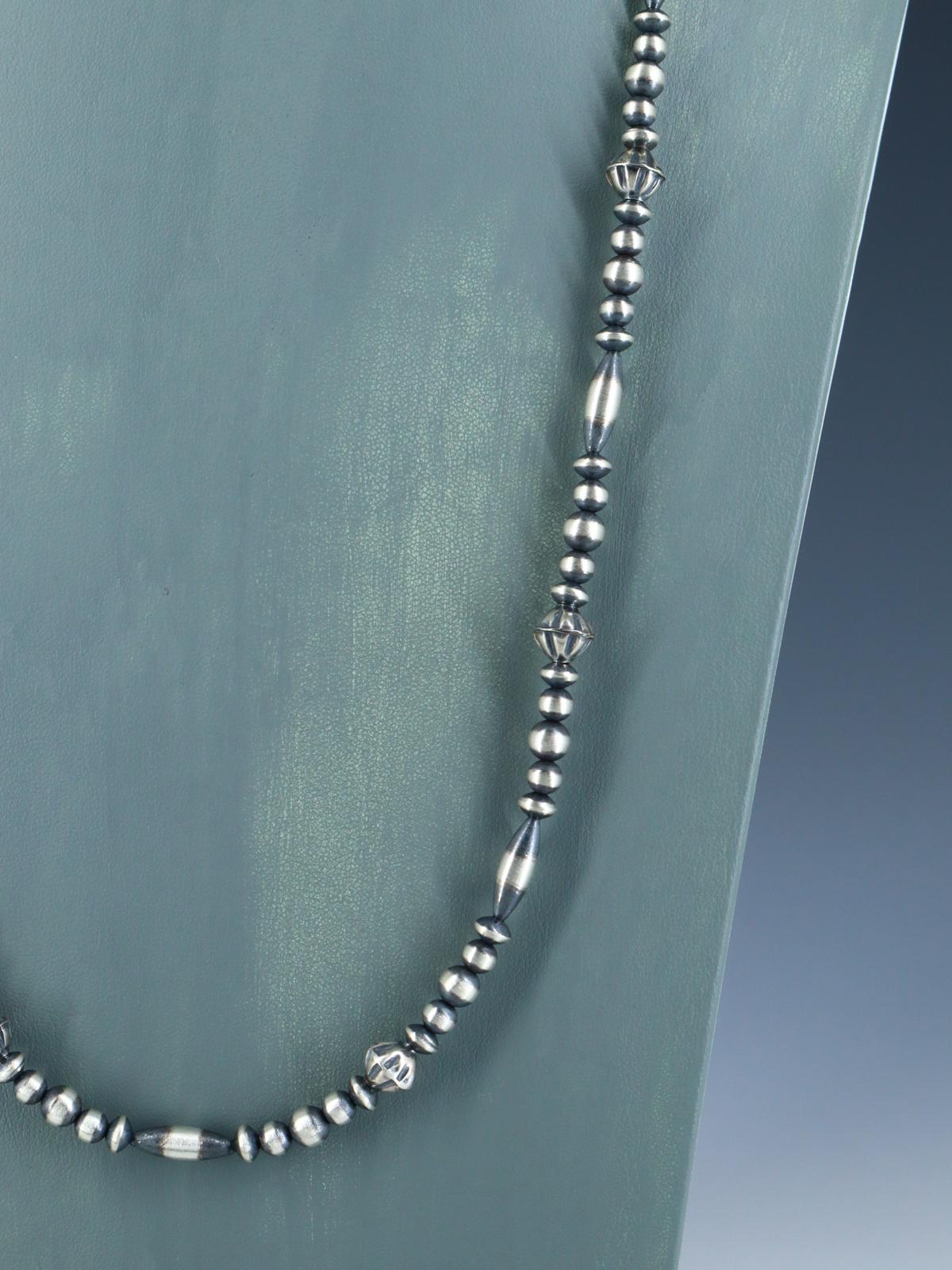 Collar de cuentas de plata de ley de nativos americanos de 24"