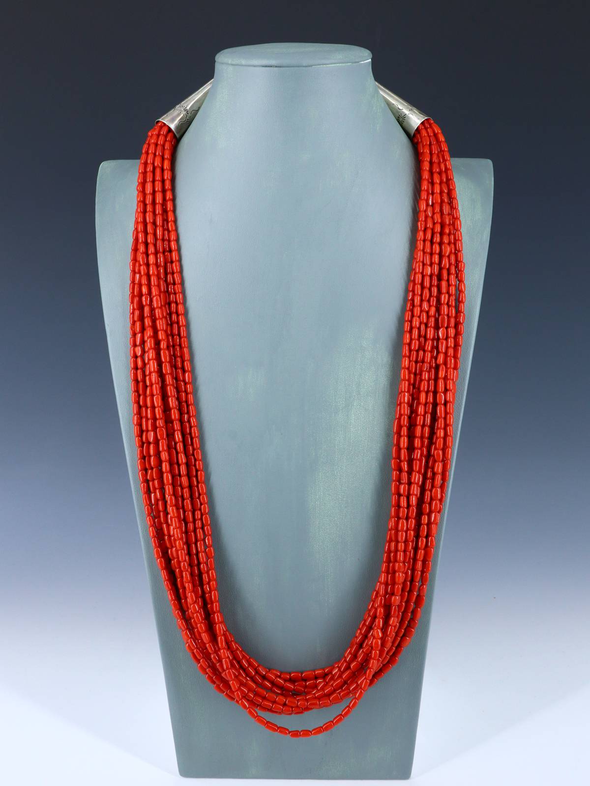 Bijoux amérindiens vintage Collier en corail naturel à 10 brins
