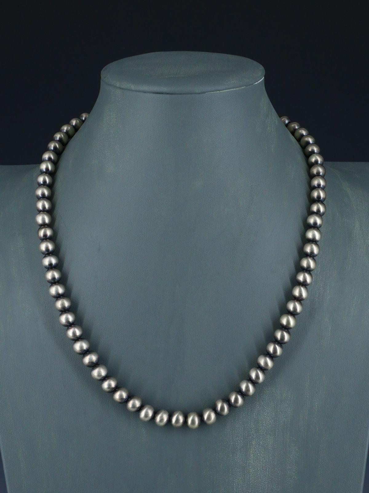 アクセサリー Navajo Silver Beads Necklace Navajo Sterling Silver 8mm Beaded Necklace – PuebloDirect.com