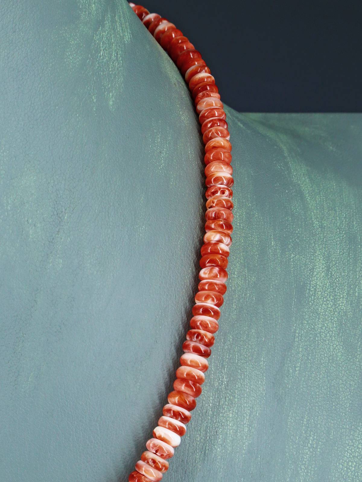 18" Navajo Single Strand Spiny Oyster Necklace