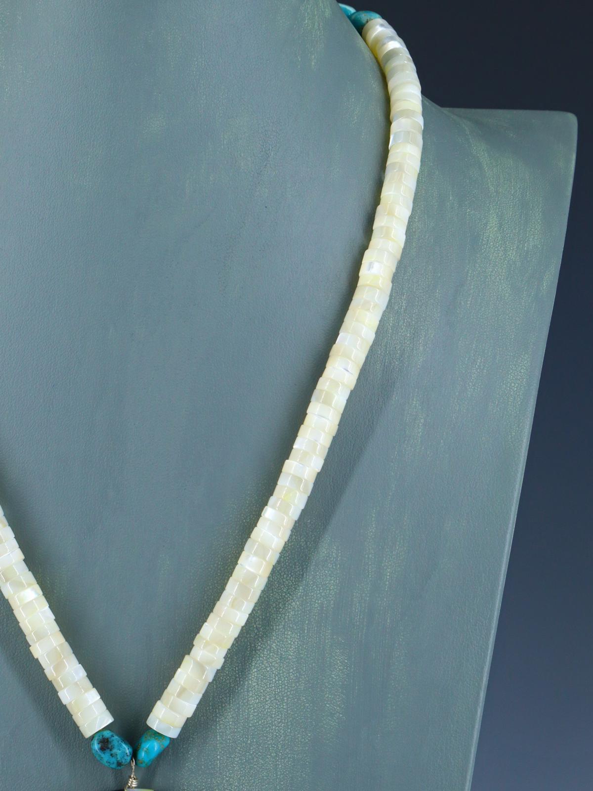 Collier amérindien de mosaïque de jet noir de Saint-Domingue