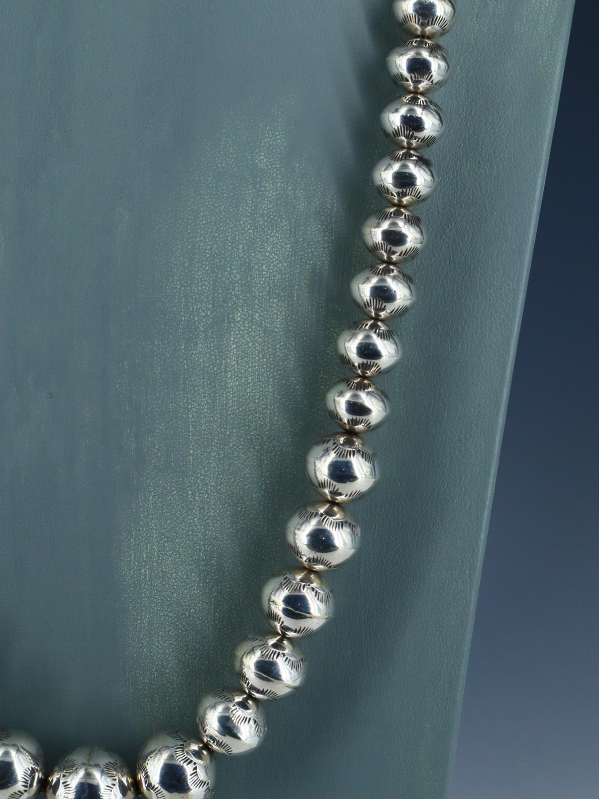 Collar de cuentas de perlas Navajo de plata de ley de nativos americanos