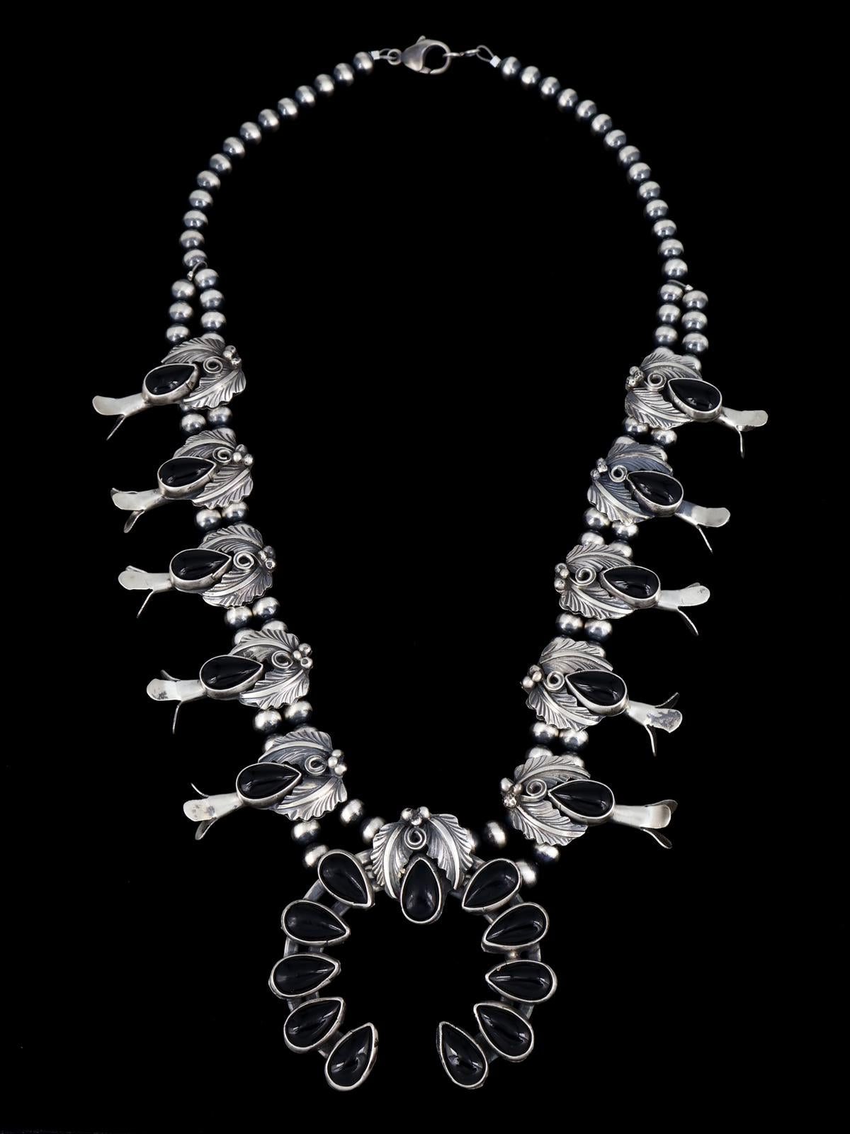 Collar de flor de calabaza de plata de ley Navajo Bumblebee Jasper