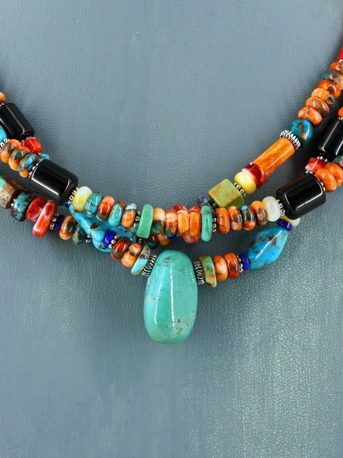 Native American Jewelry Triple Strand Spiny Oyster Treasure Necklace - PuebloDirect.com