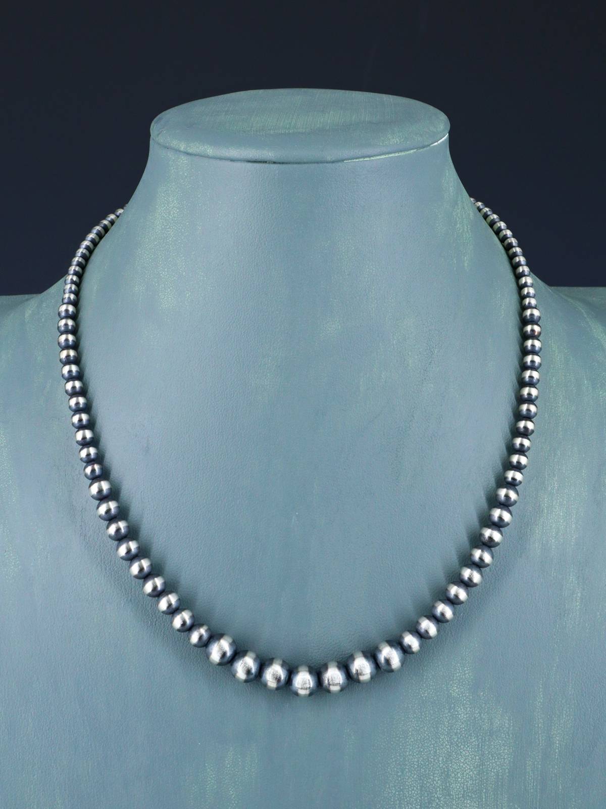 Collier de perles en argent sterling à brin unique de bijoux Navajo de 18 po