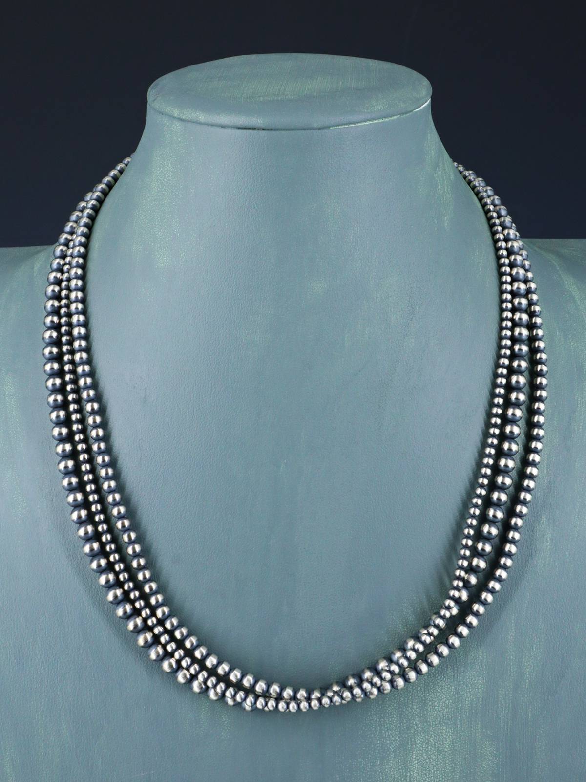 Collar de cuentas de plata de ley de una sola hebra de joyería Navajo de 20"