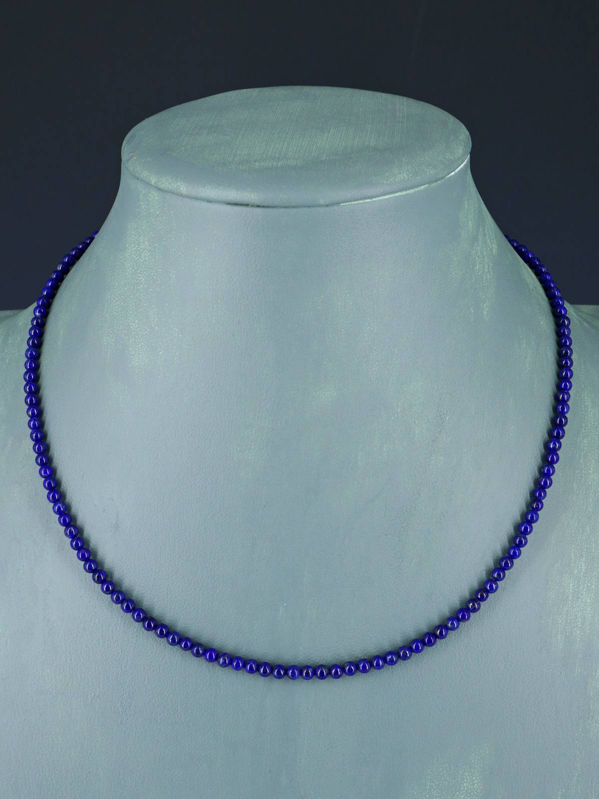 Collier fin amérindien en lapis bleu