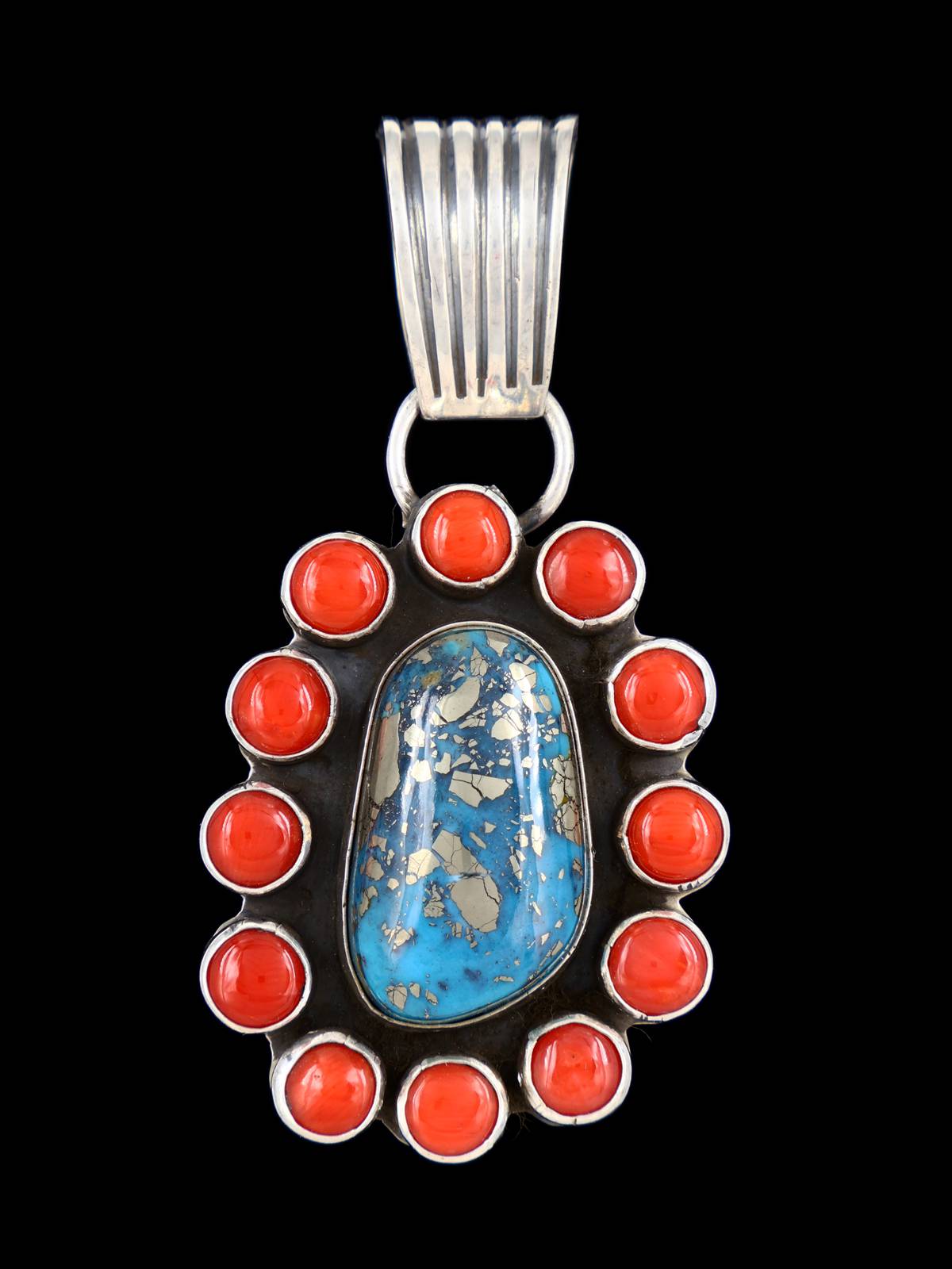 Colgante de racimo de piedras múltiples de plata de ley de nativos americanos