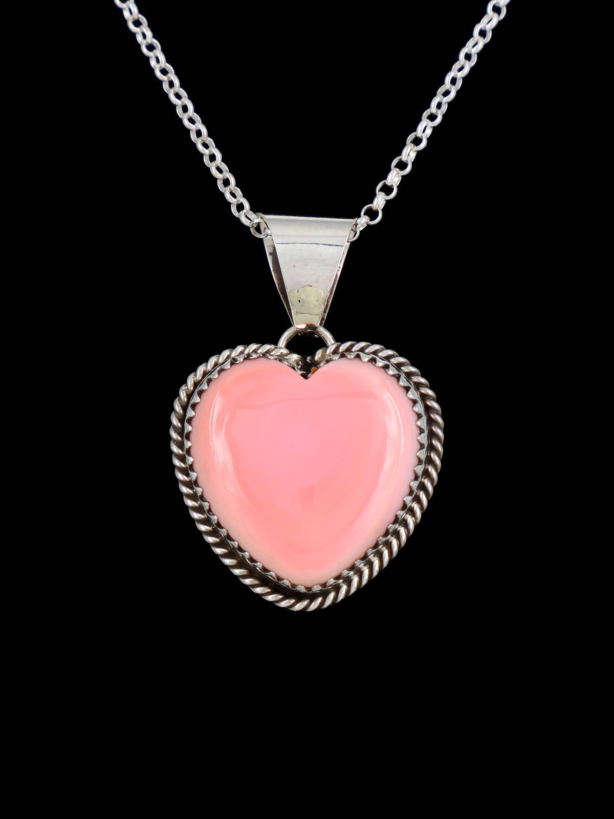 Colgante de corazón de caracola rosa de joyería nativa americana