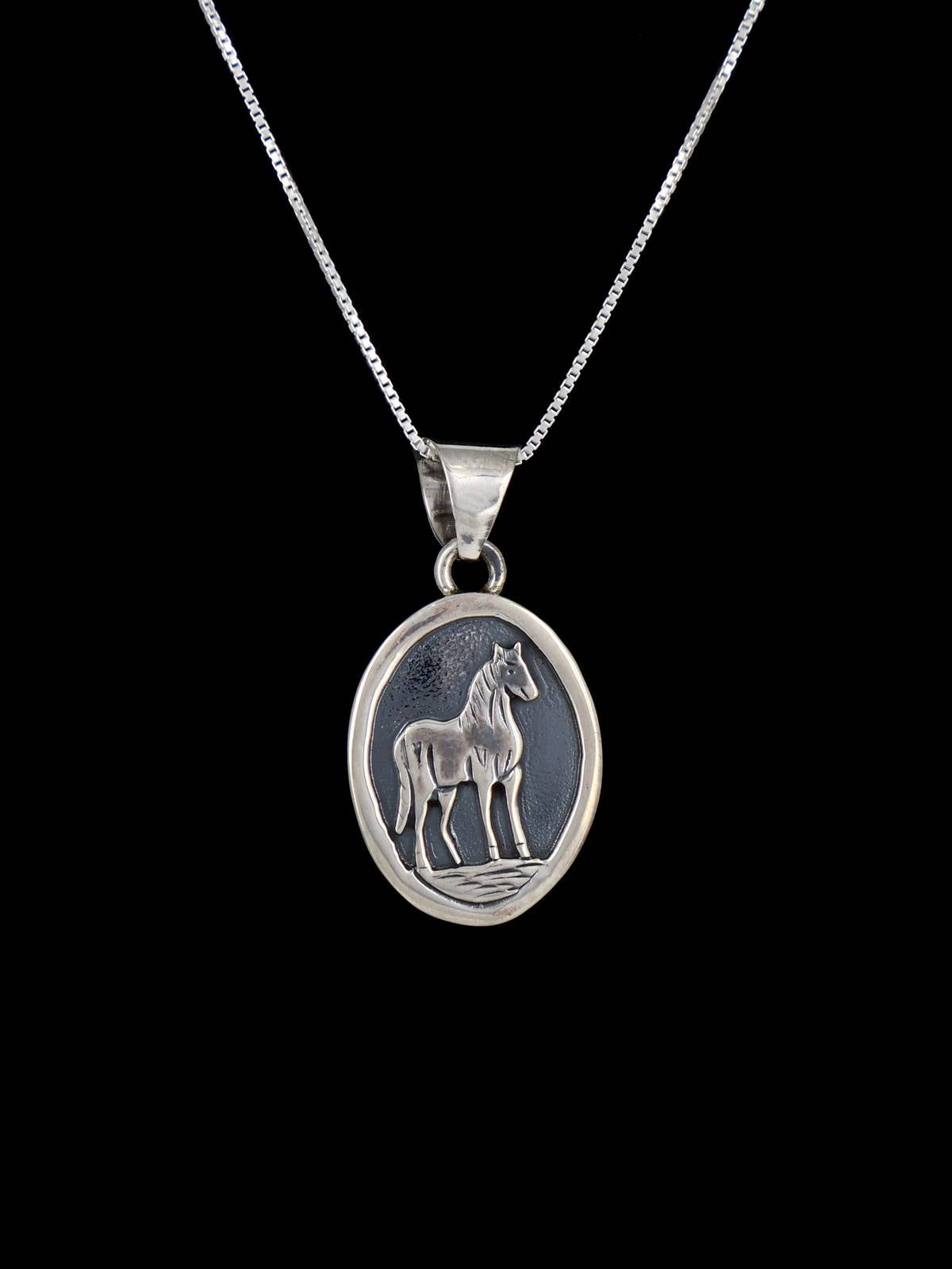 Pendentif cheval en argent sterling Navajo